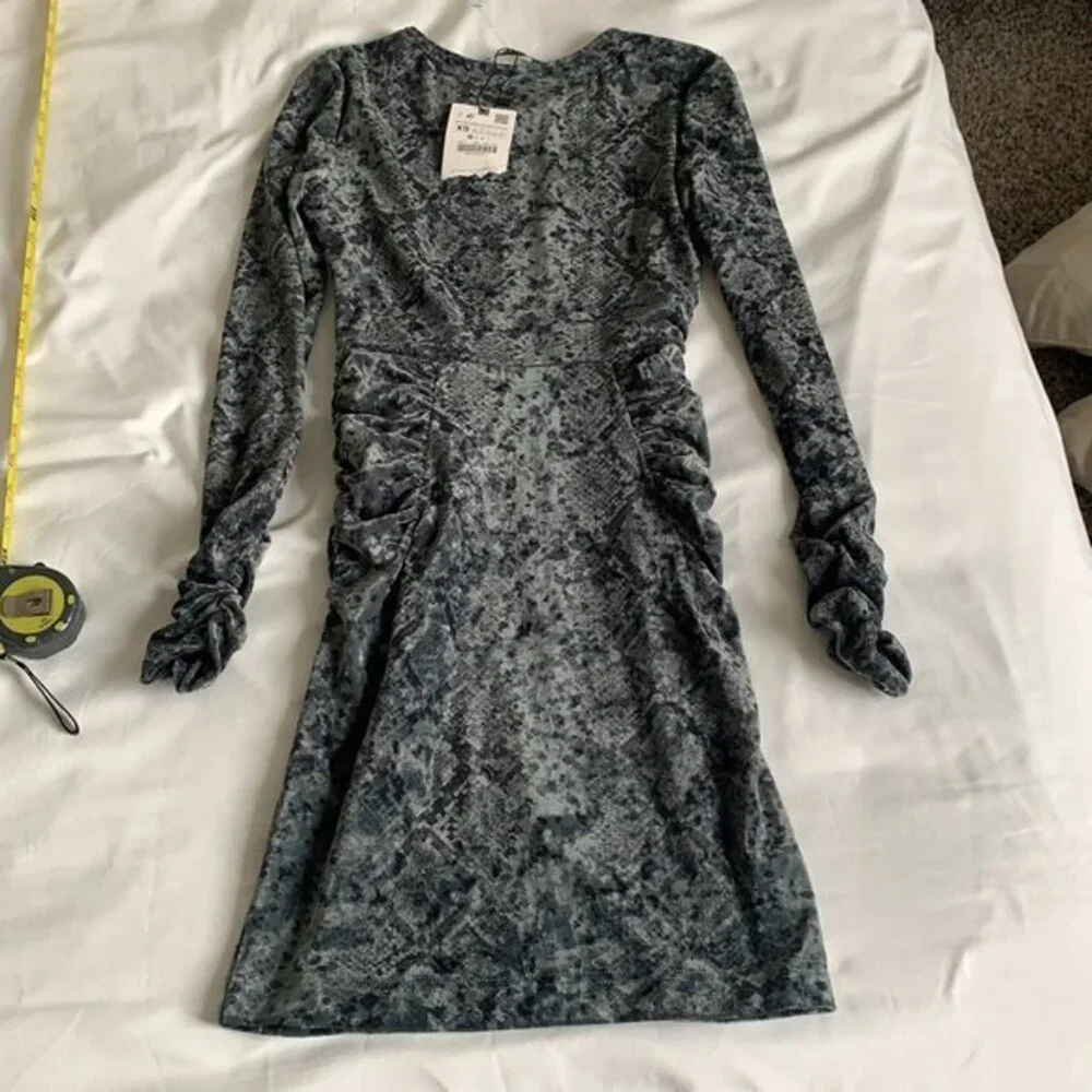 NEW Zara Green Velvet snakeskin Long Sleeve Bodycon Dress XS Vampy Goth - Picture 7 of 7